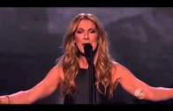 Céline Dion chante l’Hymne à l’amour au American Music Awards