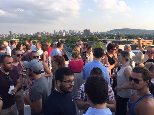 Condos U31 à Montréal: inauguration de la piscine et terrasse sur le toit