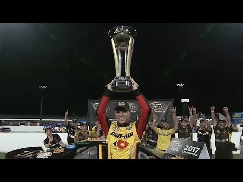 Le premier québécois de l’histoire à participer à temps plein dans la série NASCAR Xfinity aux États-Unis | Vidéo
