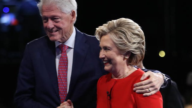 Bill et Hillary Clinton en conférence au Centre Bell le 28 novembre