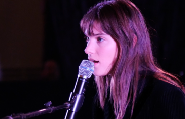 Vidéo | La soirée Accords Célestes avec la chanteuse Charlotte Cardin au Salon 1861