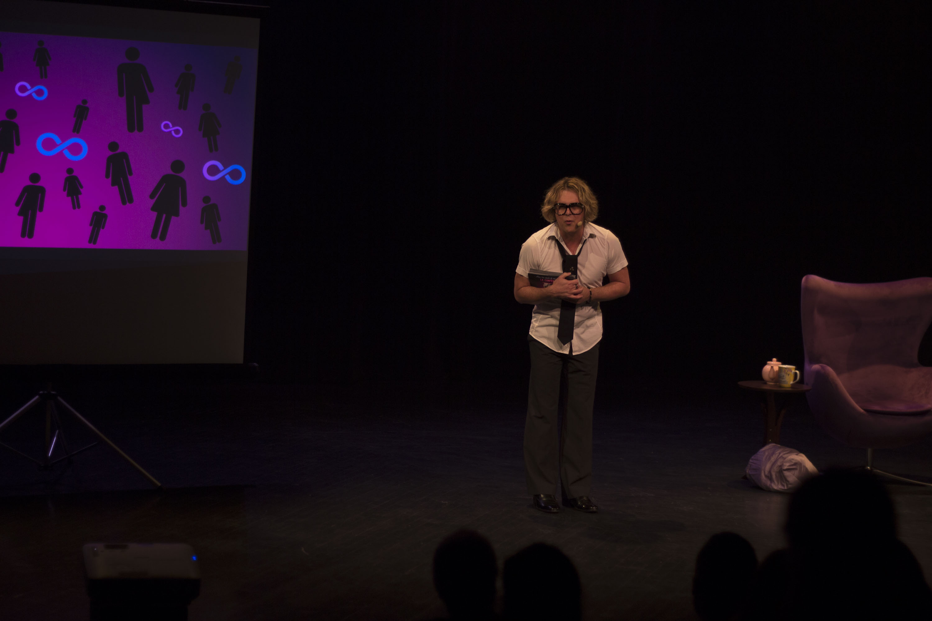 Photos | Première du nouveau spectacle de l’humoriste Alex Perron