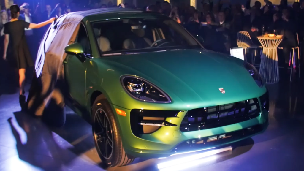 Reportage vidéo | Groupe Lauzon dévoile la Porsche Macan 2019 et sa nouvelle voiture de course