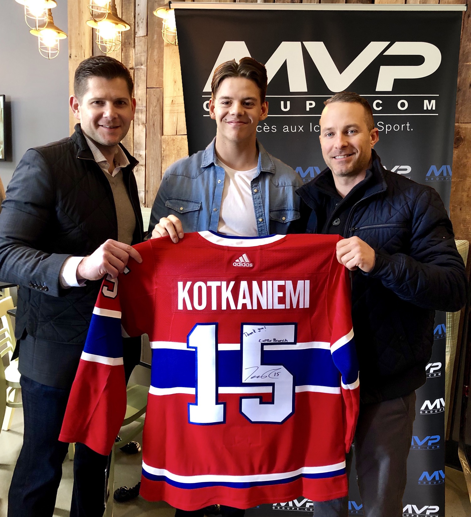 La nouvelle vedette du Canadien Jesperi Kotkaniemi se joint au Groupe MVP