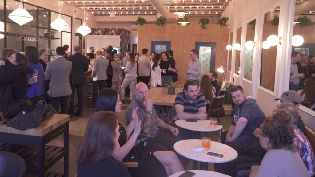 Vidéo | La Halte 24-7 Café et Apéro: le nouveau centre de coworking cool sur la Rive-Sud