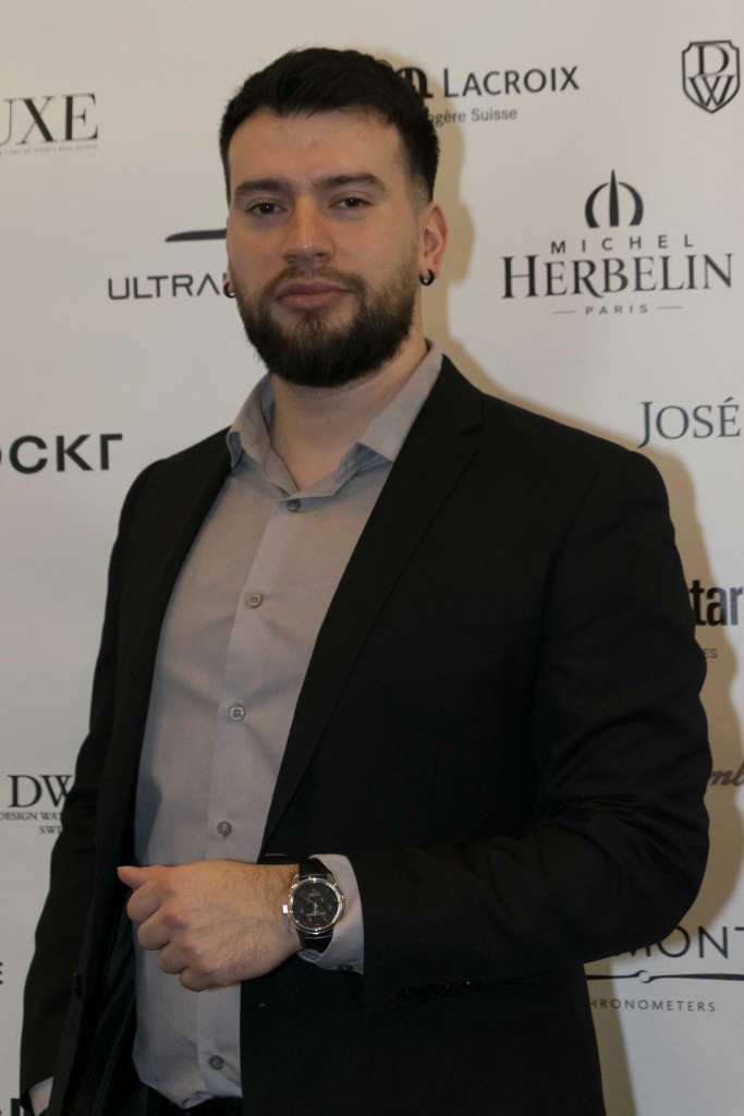 salon-horloge-200