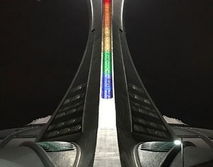 La Tour de Montréal du Parc olympique illuminée aux couleurs de l’arc-en-ciel
