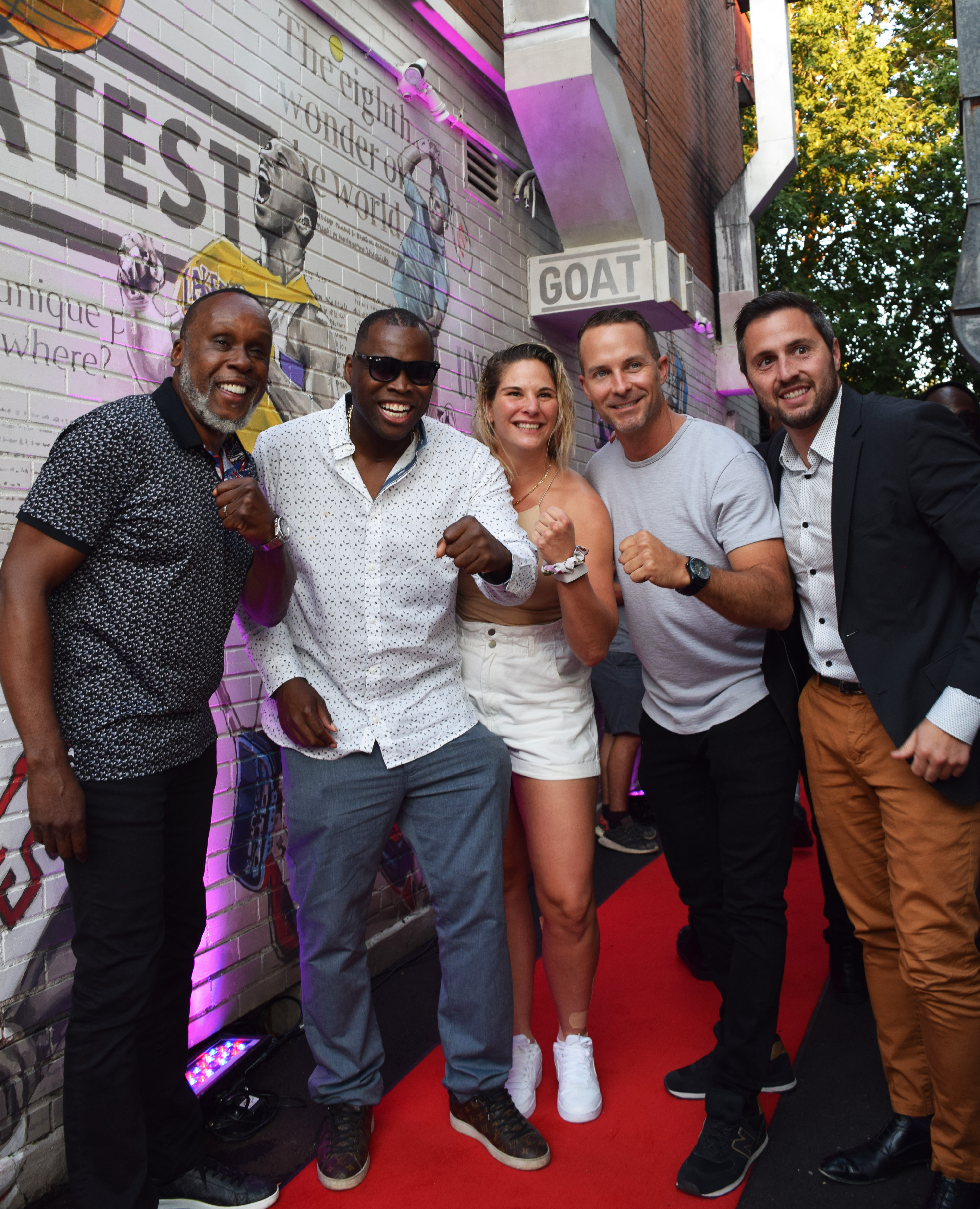 Plusieurs personnalités sportives à l’ouverture du nouveau restaurant G.O.A.T. Grill à Montréal