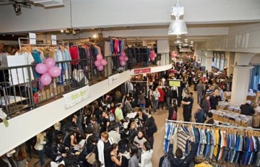 C’est le retour de la Grande Braderie de Mode Québécoise au Marché Bonsecours
