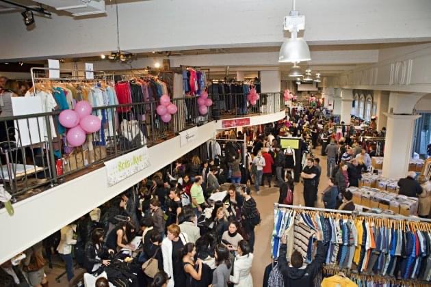 C’est le retour de la Grande Braderie de Mode Québécoise au Marché Bonsecours