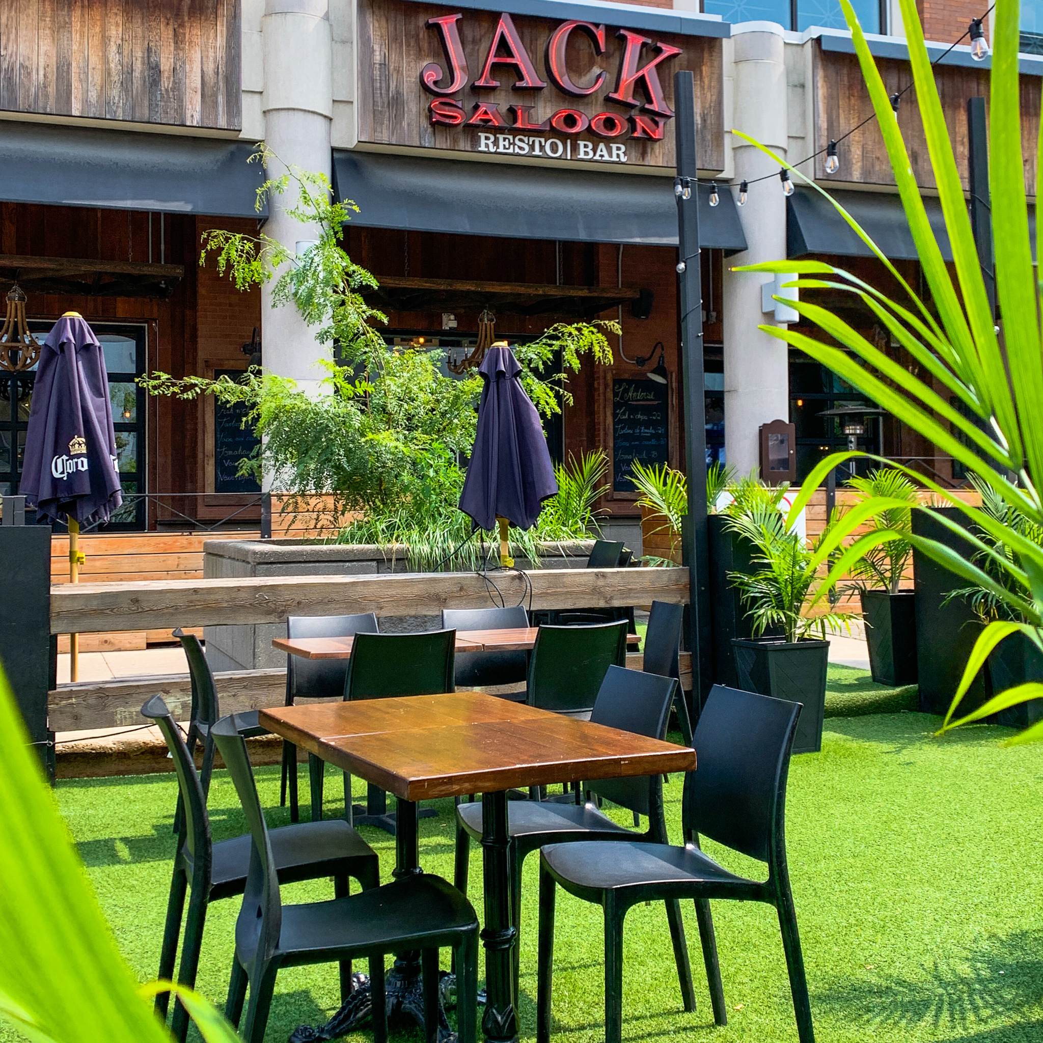 Le Jack Saloon DIX30 ouvre sa terrasse style Garden Party