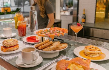 Un restaurant qui offre les meilleurs brunchs à Montréal s’installe au Cathcart au centre-ville