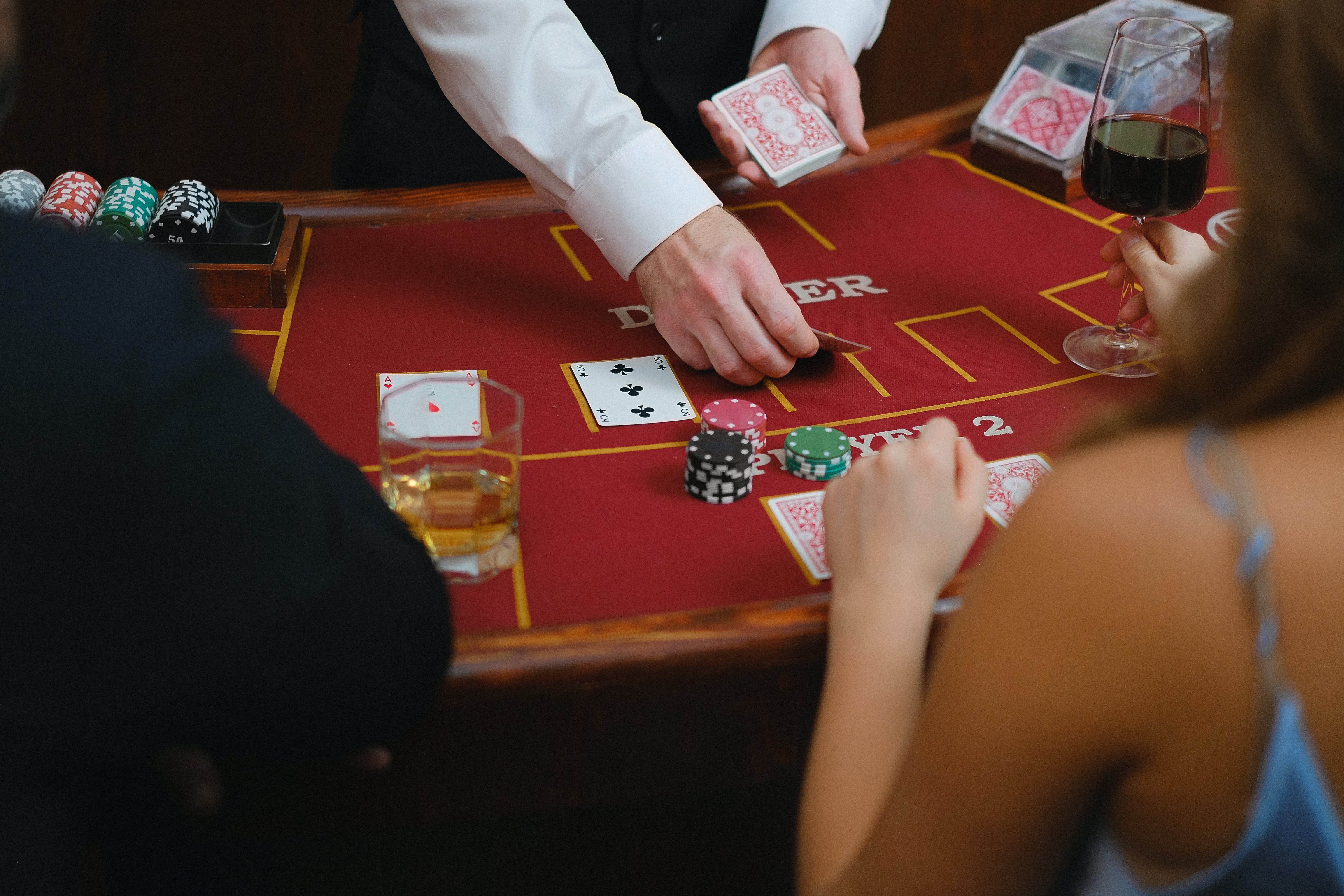 Du terrain au tapis vert: L’attrait des footballeurs pour les casinos en ligne au Québec