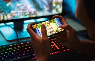 The Shift From Desktop To Mobile Online Gaming – Latest Stats & Market Overview