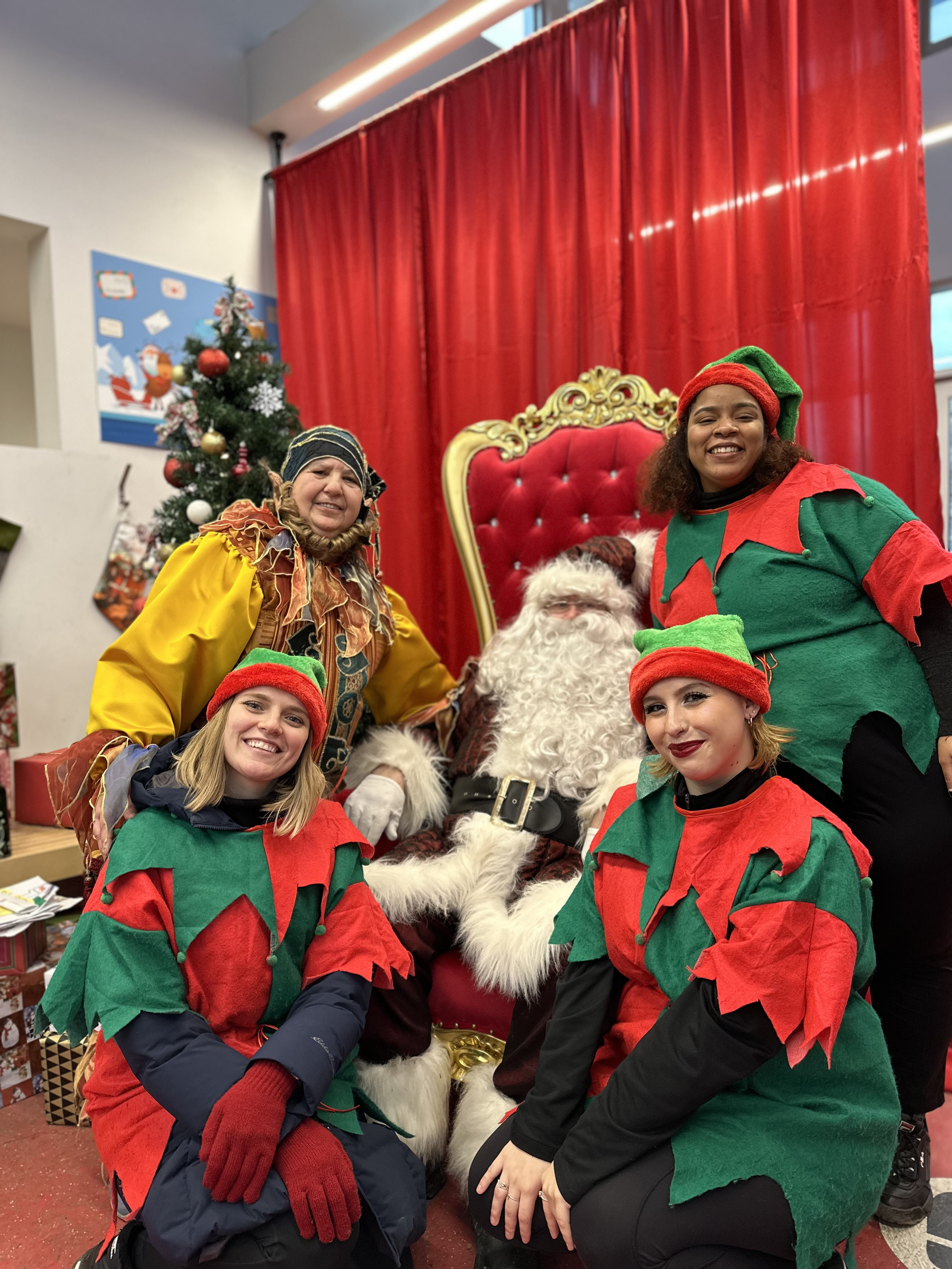 Le Père Noël va être à son chalet ce week-end sur la Promenade Masson à Montréal