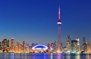 5 choses interdites à Montréal mais pas à Toronto (ou l’inverse)